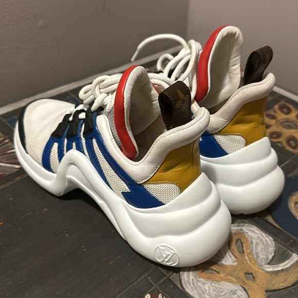 LOUIS VUITTON
Calfskin Technical Nylon LV Archlight Sneakers 35 Electric Blue - Picture 6 of 14